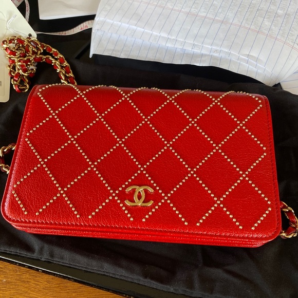 New Chanel 19p Red Woc Crossbody GHW Wallet Clutch - Picture 2 of 10